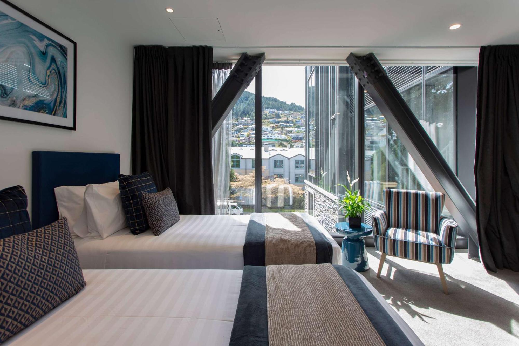 Ramada By Wyndham Queenstown Central Exterior foto