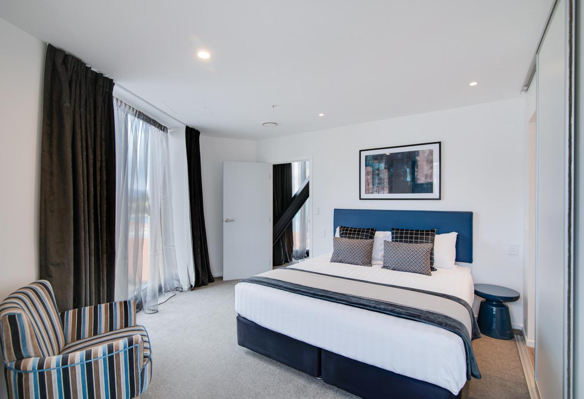 Ramada By Wyndham Queenstown Central Exterior foto